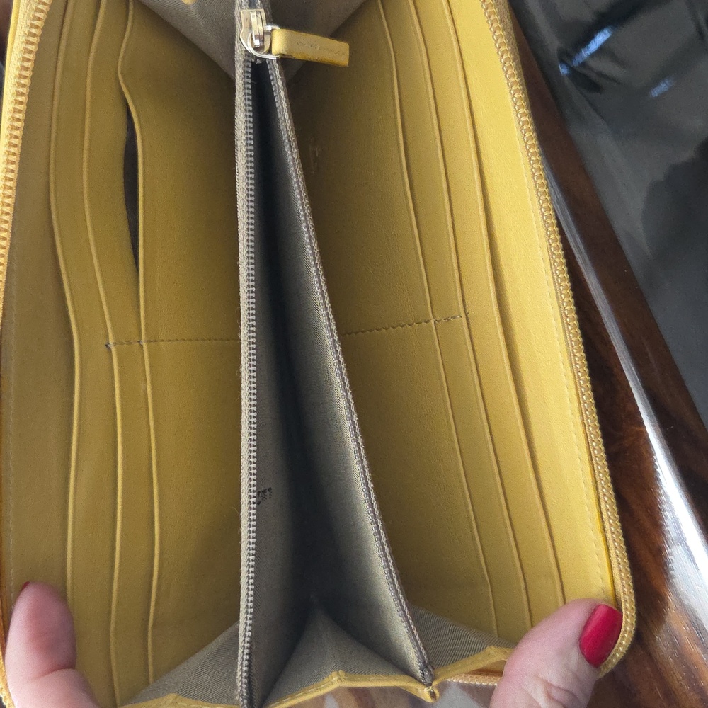 FENDI AUTH Mustard Leather Zip Wallet - Picture 4 of 9